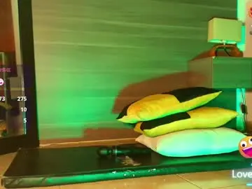 Milahot23  live sex cam
