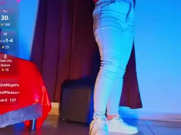 Milahot23  live sex cam