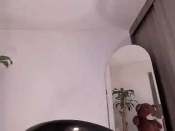 Ly_mor_x  live sex cam