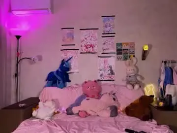 Pickmelilly  live sex cam