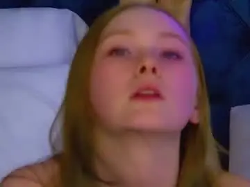 Agatafoxley  live sex cam