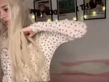 Avrorasky  live sex cam