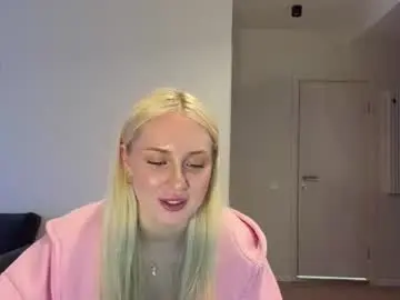 Christeneweslow  live sex cam
