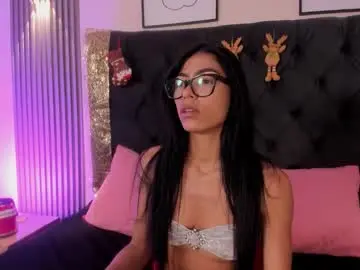 Coraliebronson  live sex cam