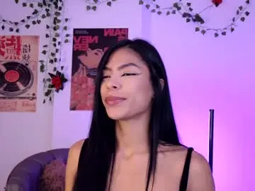 Coraliebronson  live sex cam