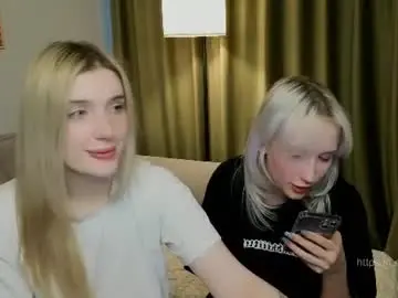 Honey_kors  live sex cam