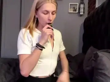 Juanastrefeler  live sex cam