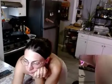 Kierbearkisses  live sex cam