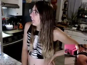 Kierbearkisses  live sex cam