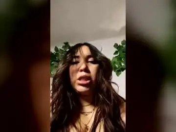 Lucianacapisce  live sex cam