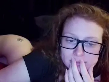 Poisonivyy95  live sex cam