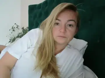 Anabeatrice29  live sex cam