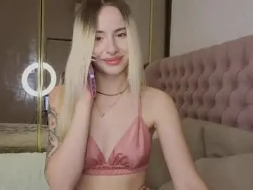 Bella_crazyy  live sex cam