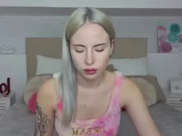 Bella_crazyy  live sex cam