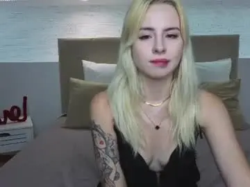 Bella_crazyy  live sex cam