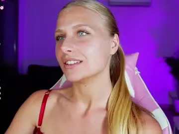 Crystal_blond  live sex cam