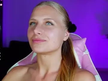 Crystal_blond  live sex cam
