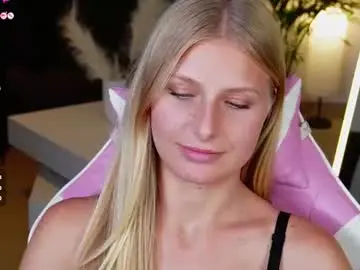 Crystal_blond  live sex cam
