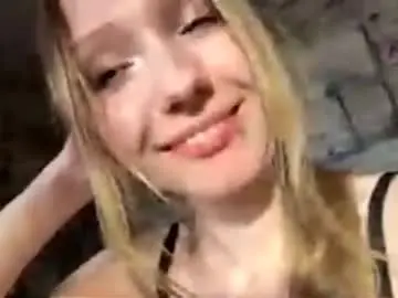 Gertrudeuran  live sex cam