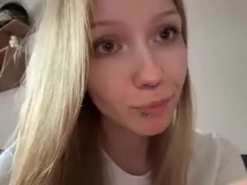 Gertrudeuran  live sex cam
