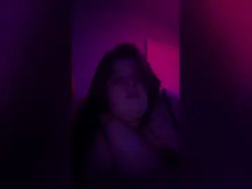 Maskedchubbiebaby  live sex cam
