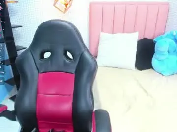 Molytaylor2  live sex cam