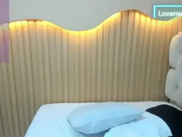 Molytaylor2  live sex cam