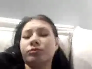 Naomaoyola  live sex cam