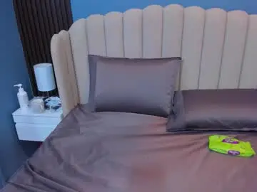 Violet_throat  live sex cam