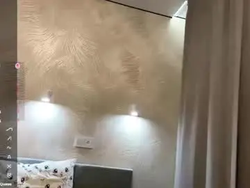 Dewdropdoll  live sex cam