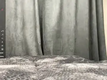Dewdropdoll  live sex cam