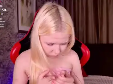 Milemissyy  live sex cam