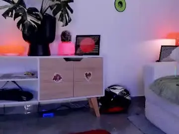 Miss__jones_  live sex cam