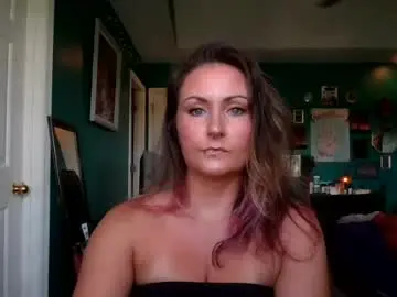Winniewoodnymph  live sex cam
