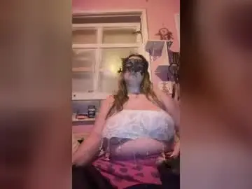 Yourlatinlilian  live sex cam