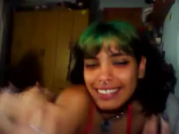High_and_horny7w7  live sex cam