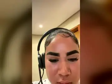 Jamaicanlight  live sex cam