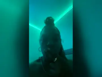 Kellyjaz  live sex cam