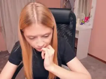 Loya_moss  live sex cam