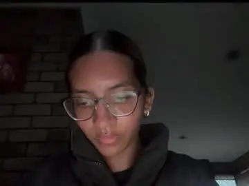 Stickynwet69  live sex cam