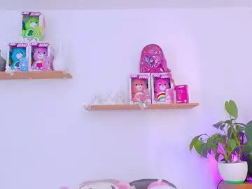 Emilyy_bank  live sex cam