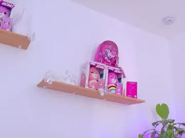 Emilyy_bank  live sex cam