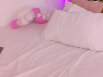 Emilyy_bank  live sex cam