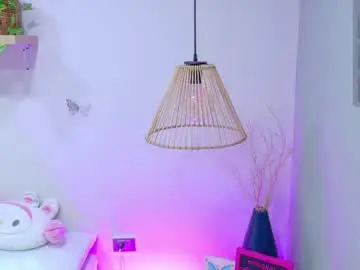 Emilyy_bank  live sex cam
