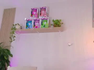 Emilyy_bank  live sex cam