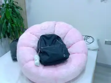 Emilyy_bank  live sex cam