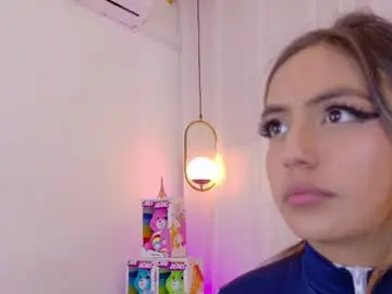 Emilyy_bank  live sex cam
