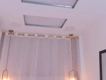 Emilyy_bank  live sex cam