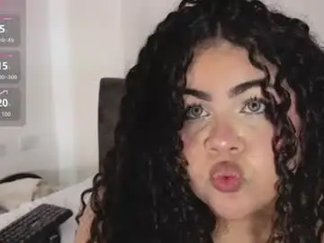 Lou_22_  live sex cam