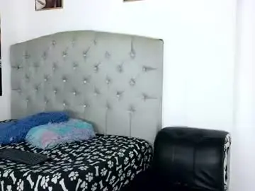 Mia_thompson_0  live sex cam